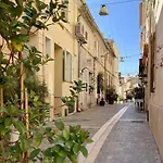 Charming And Very 2 Bandol