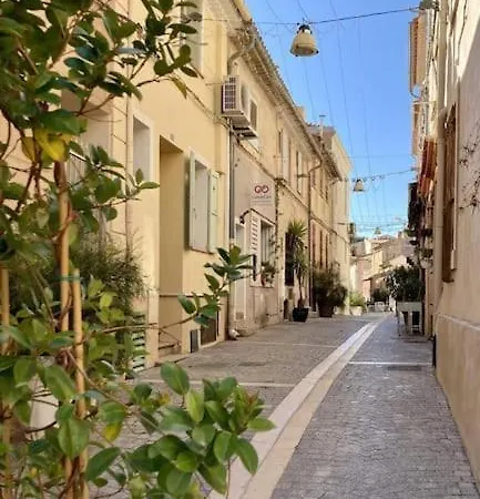 Charming And Very 2 Bandol