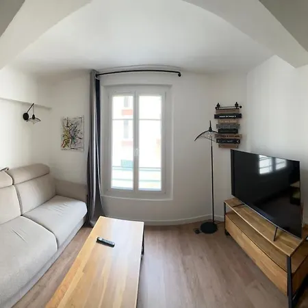 Charming And Very 2 Apartment